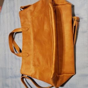 Thirty-one window shopper